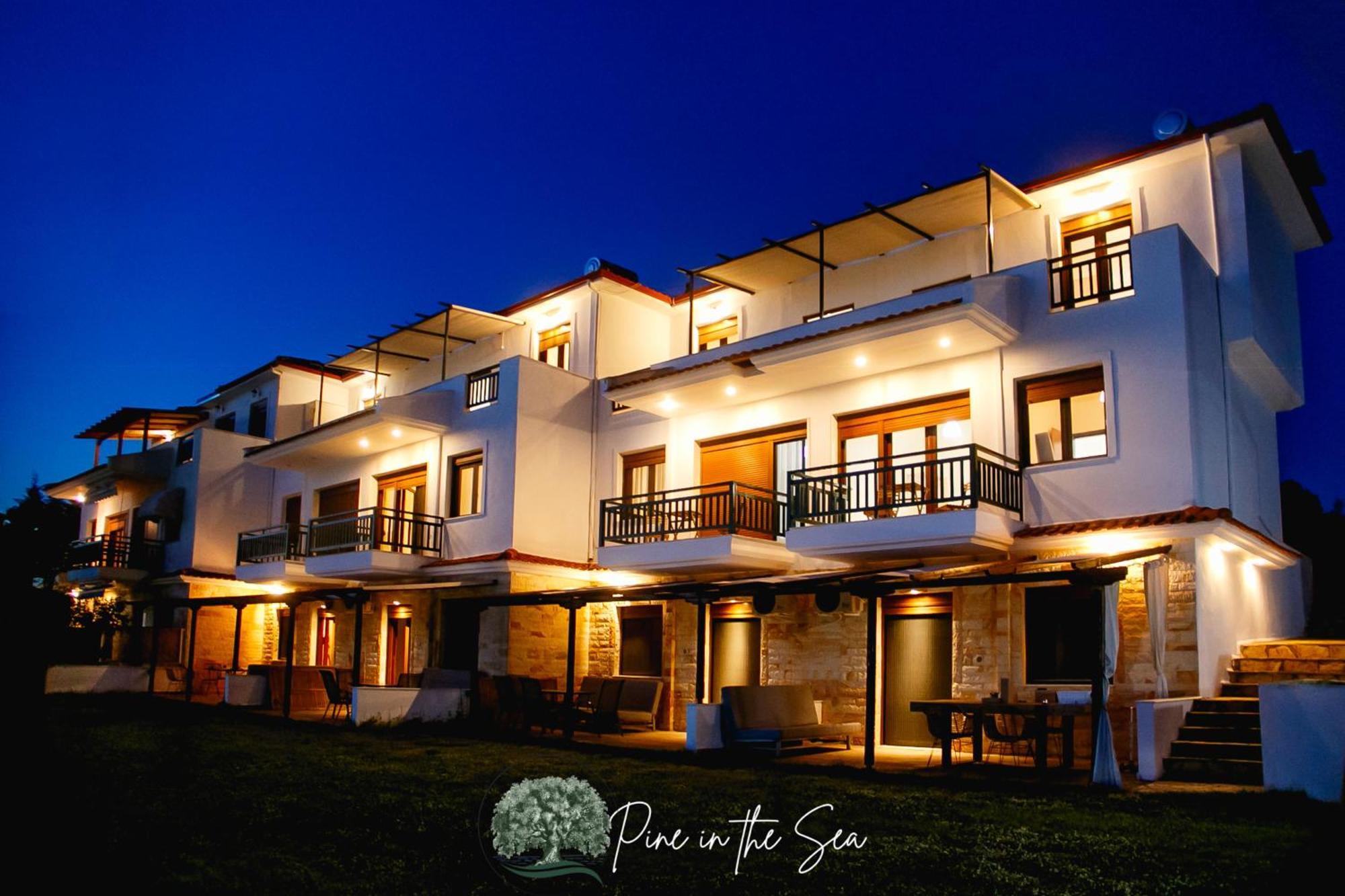 Pine In The Sea Nikiti-Sithonia Apartment ภายนอก รูปภาพ