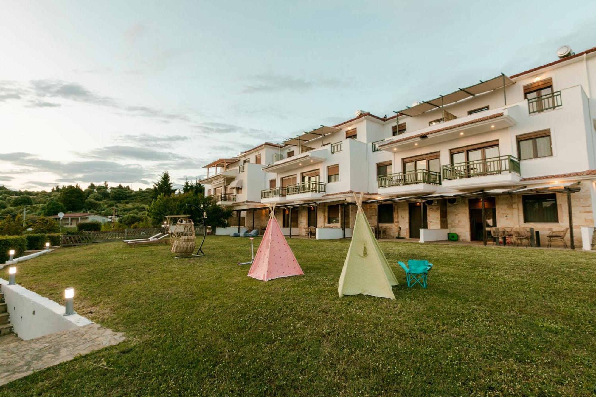 Pine In The Sea Nikiti-Sithonia Apartment ภายนอก รูปภาพ