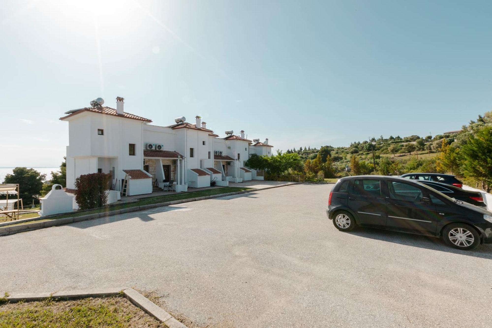 Pine In The Sea Nikiti-Sithonia Apartment ภายนอก รูปภาพ