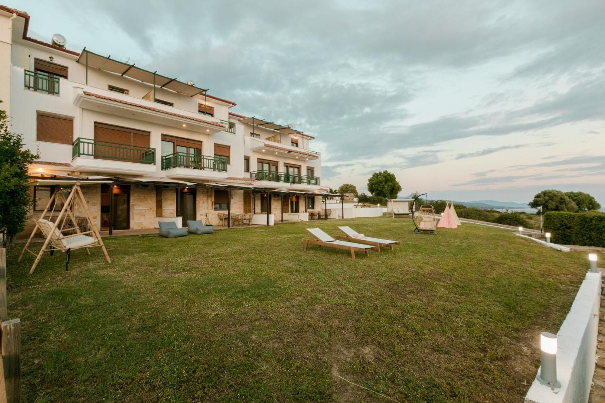 Pine In The Sea Nikiti-Sithonia Apartment ภายนอก รูปภาพ